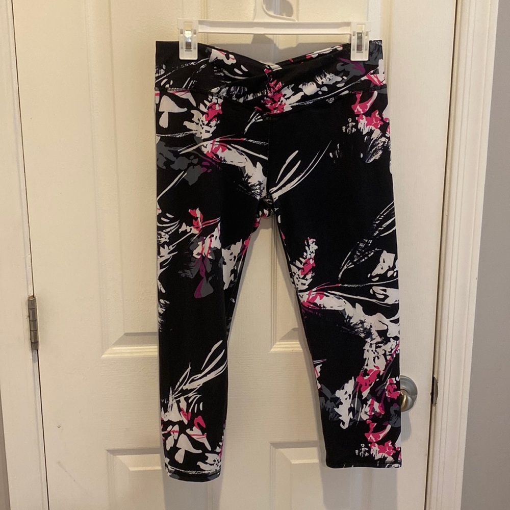 Fabletics crossover waist capris